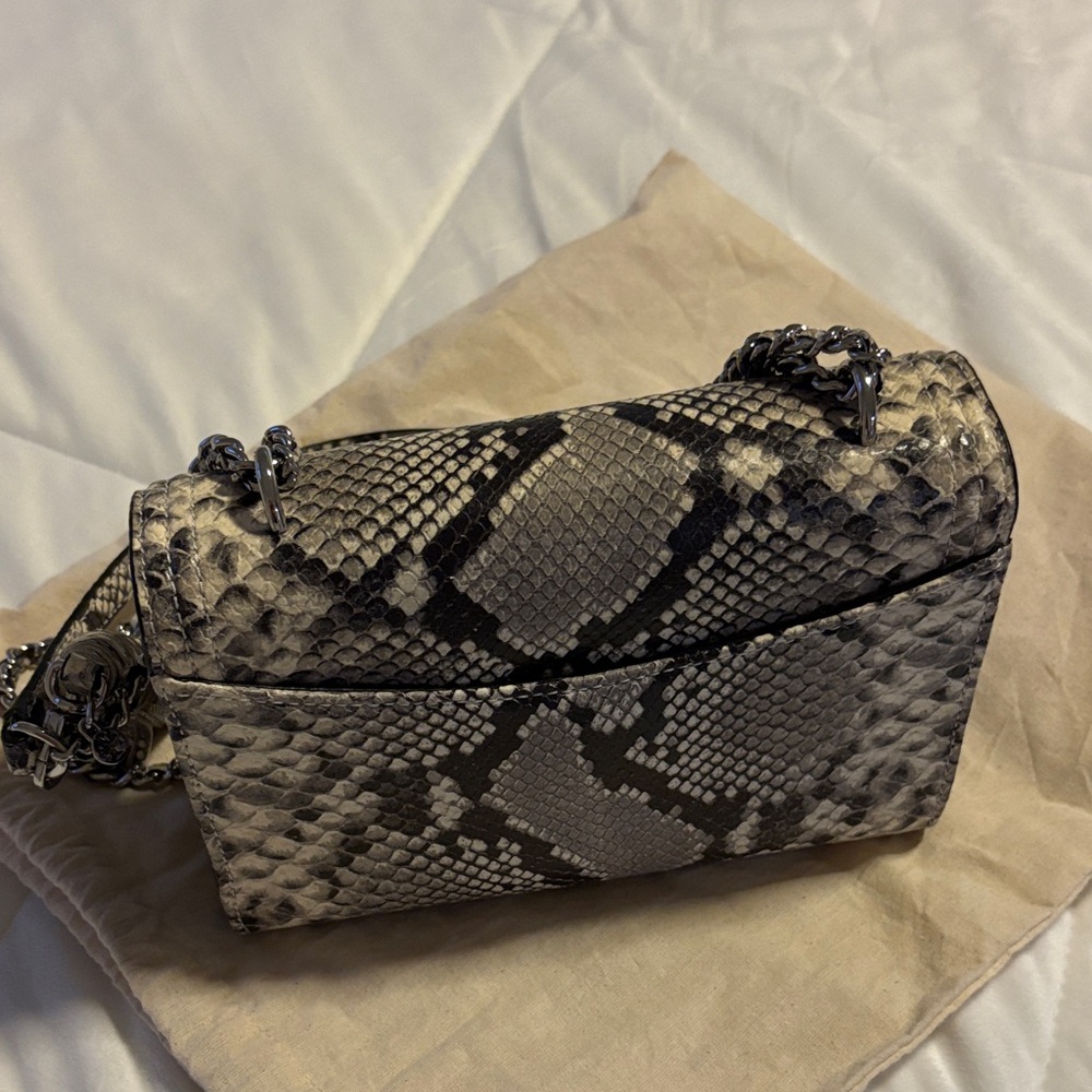 Elegant Snake Print Shoulder and cross body bag - Picture 3 of 4